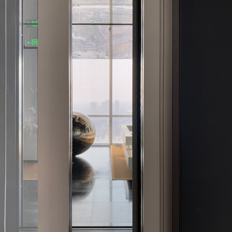 High-transparency window screen integrated structure, can achieve ventilation and light transmission effect