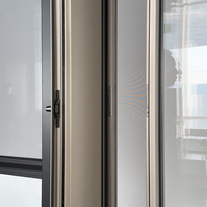 Micro-opening fan, small area opening, does not take up too much indoor space