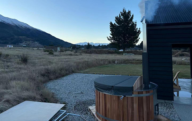 Display of Outdoor Hot Tub