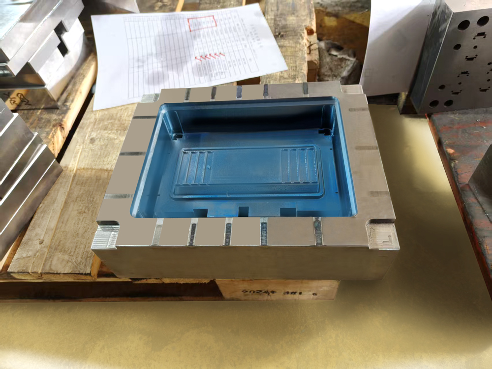About the Mold (2)
