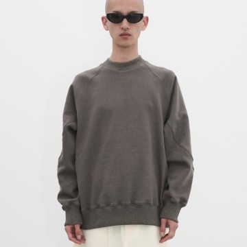 Chapttar Crew - Neck Sweatshirt: Urban - Outdoor Aesthetic