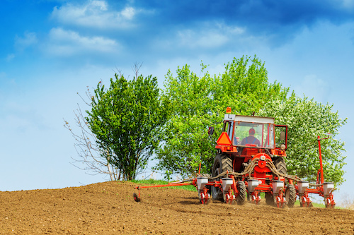 tractor-with-mounted-crop-seeder-3FXY45N