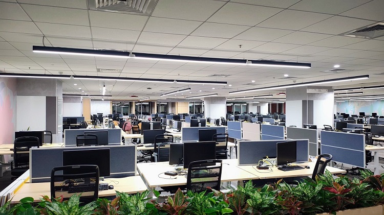 How Far Apart Should Suspended Linear Lights Be? -Fitlight lighting
