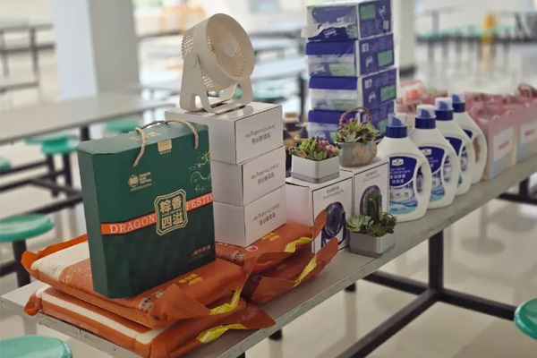 The fun Dragon Boat Festival in Vertak