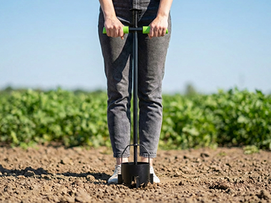 Unlock Effortless Gardening with This Amazing Bulb Planter