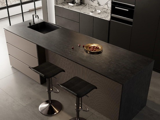 Por que os designers estão escolhendo pedra sinterizada metálica para espaços contemporâneos?