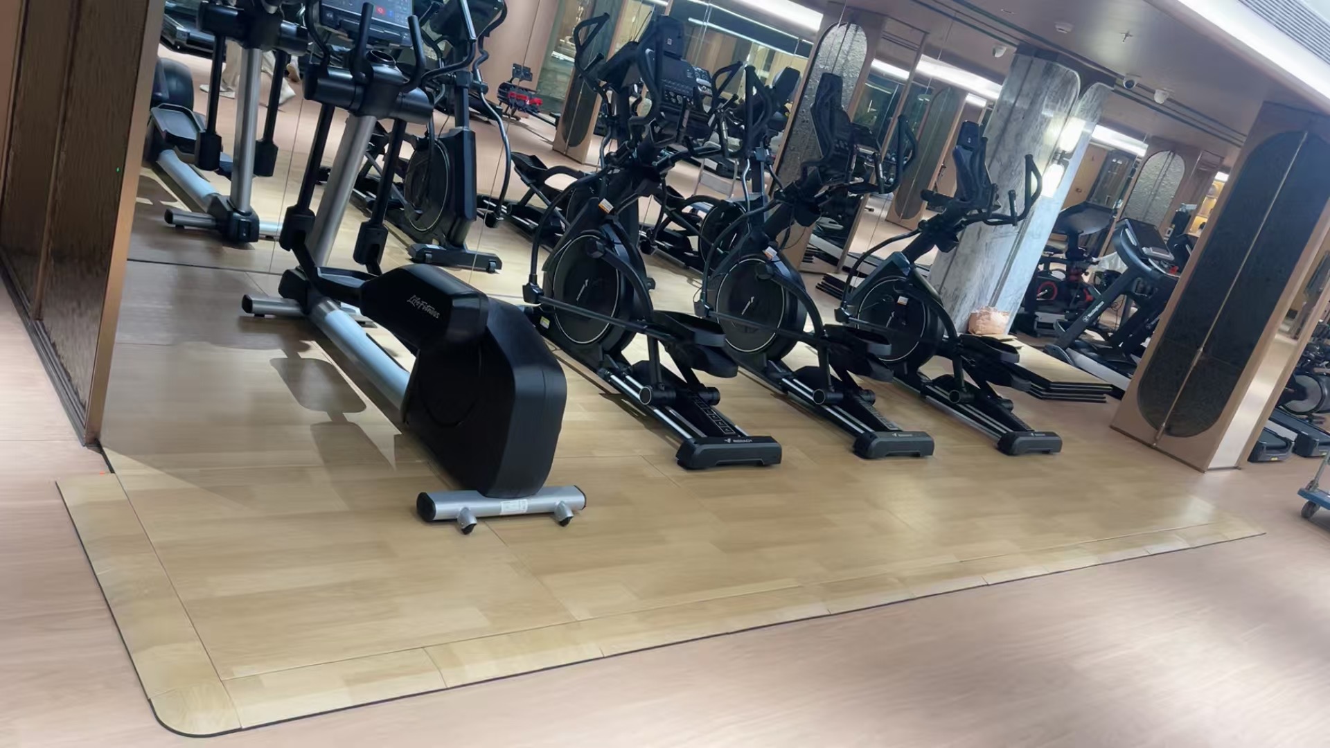 Fitflor Completes Gym Flooring Installation with 3rd-Gen Wood-Grain Rubber Mats