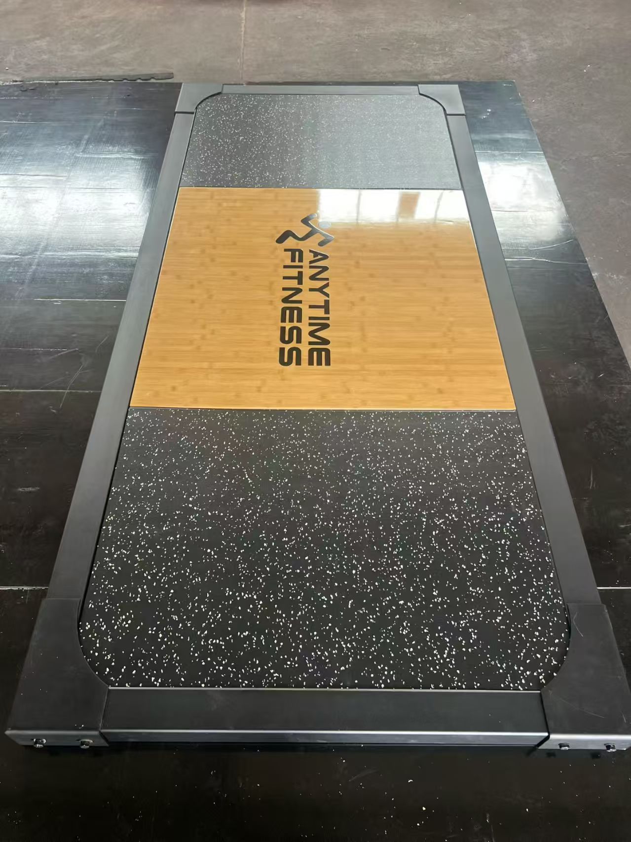 FITFLOR Ships 20 Sets of 8cm Customized Weightlifting Platforms Worldwide