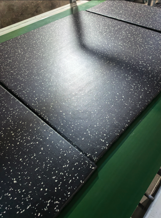 rubber mat with coating.png