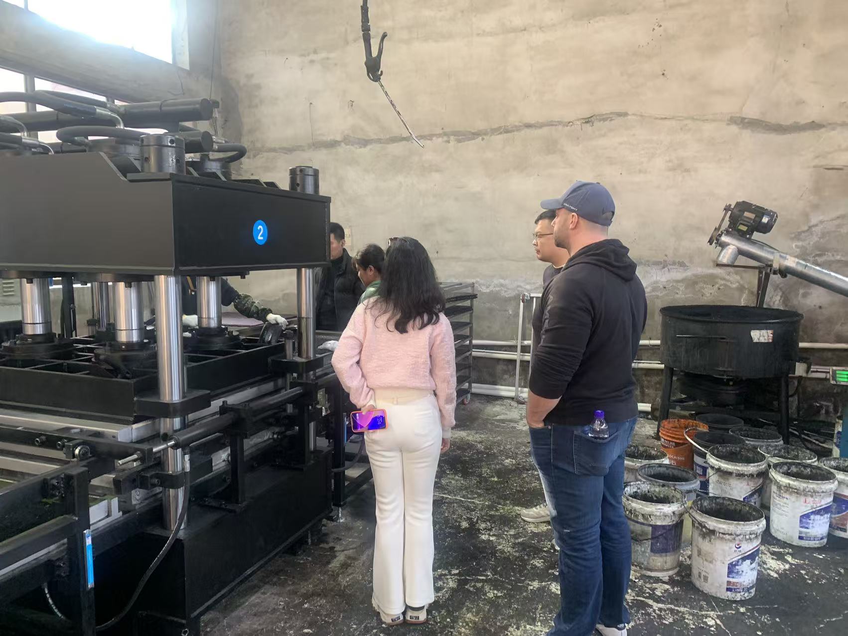 Fitflor Welcomes Australian Clients for On-Site Inspection of Custom Weightlifting Platforms