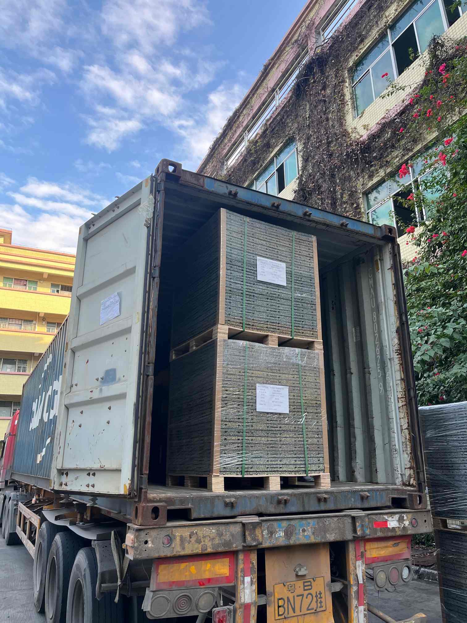 Fitflor Ships Full Container of Rubber Tile Base+ and Artificial Grass to Chile
