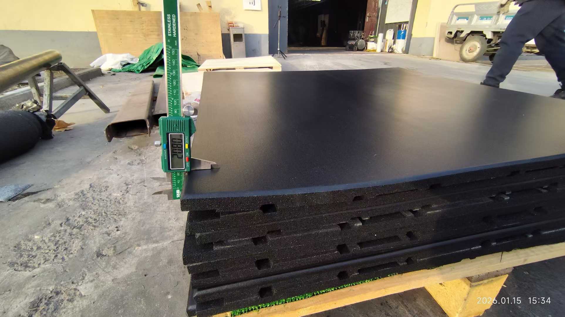 black rubber tile .jpg