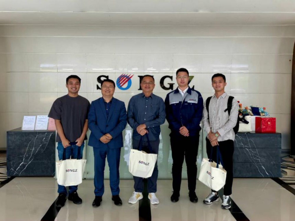 ASEAN Delegations Visit SONGZ to Co-create a New Blueprint for the Electric Bus Air Conditioning Industry (2).jpg