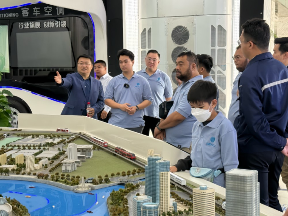 ASEAN Delegations Visit SONGZ to Co-create a New Blueprint for the Electric Bus Air Conditioning Industry (5).jpg