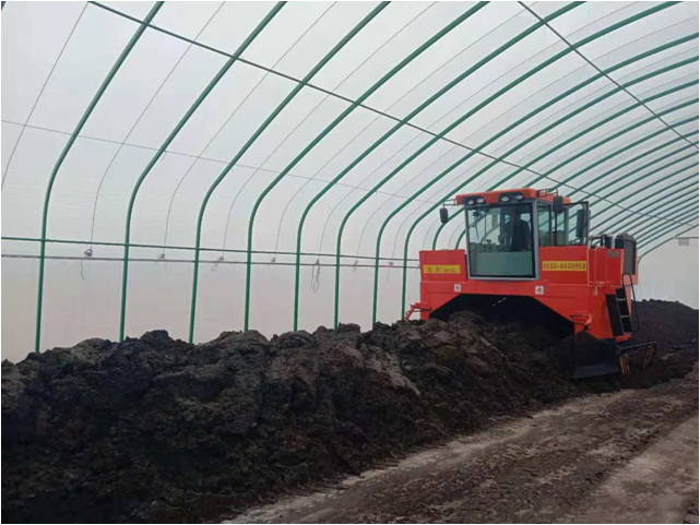 Dieselbetriebene, raupenfahrbare Kompostwendemaschine für die aerobe Fermentation organischer Abfälle, CE-zertifiziert, für organischen Dünger, gebrauchter Motor
