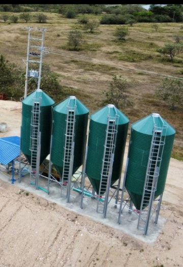 11.5 Tons A new benchmark for professional corrosion protection: Painted postal green Silo safeguard your livestock industry.