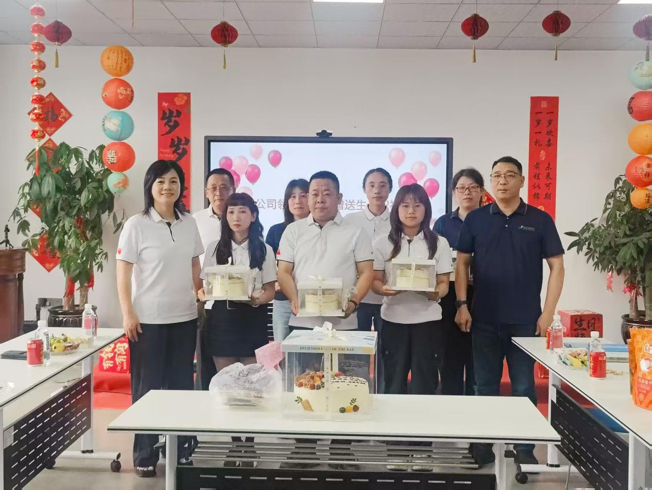 Gathering to Celebrate Birthdays, Building Dreams Together | Zhe jiang Nanyoung Power Transmission and Distribution Equipment CO. ,LTD.'s June Employee Birthday Party Concludes with Warmth