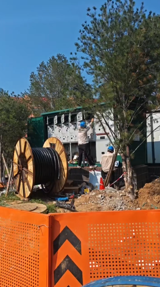 Fighting high temperatures and guarding the front line | paying tribute to the wiring and debugging masters of Zhejiang Nanyoung Power Transmission and Distribution Equipment Co.,Ltd.