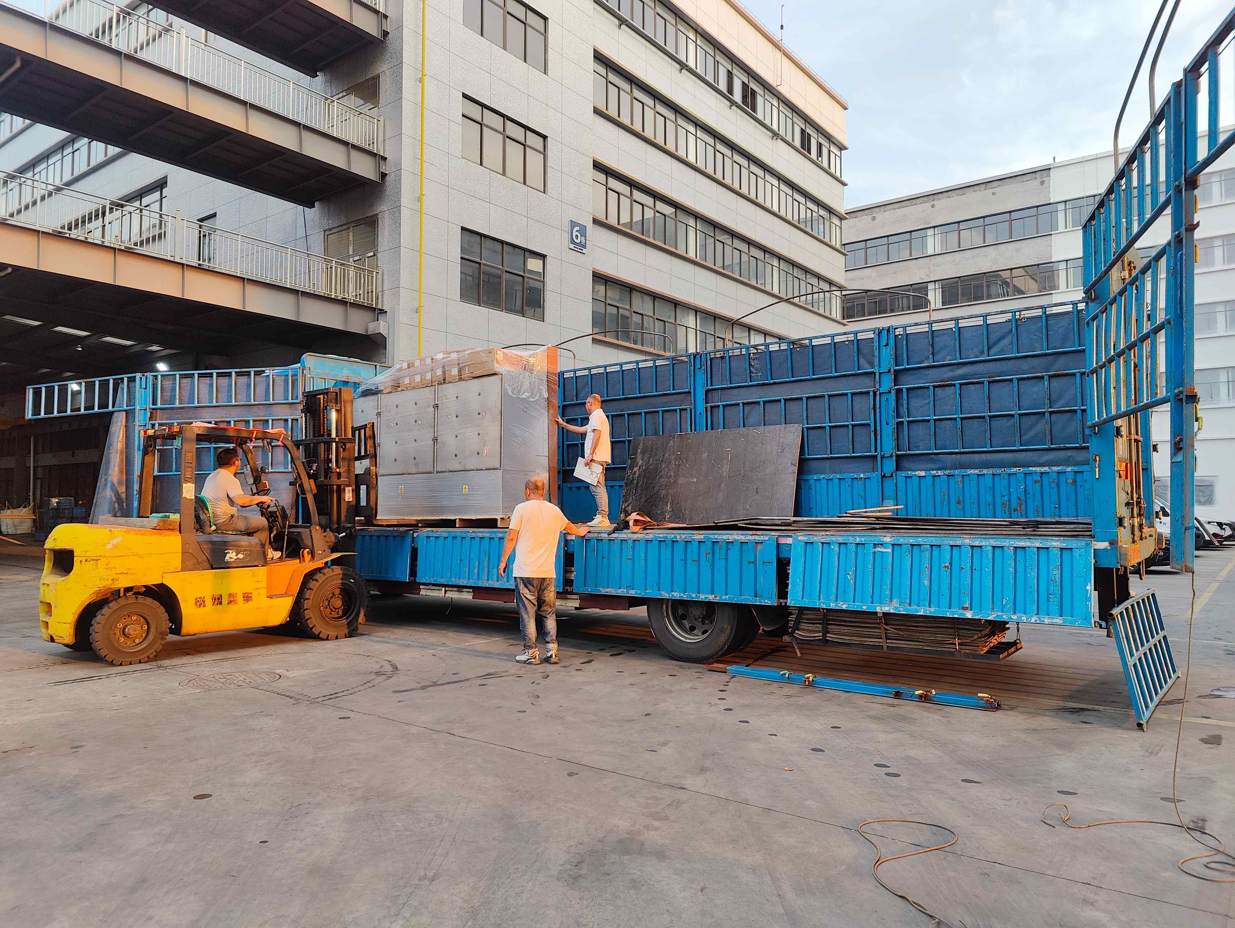 Orderly shipment | Nanyoung Power Transmission and Distribution keeps delivering before the holiday