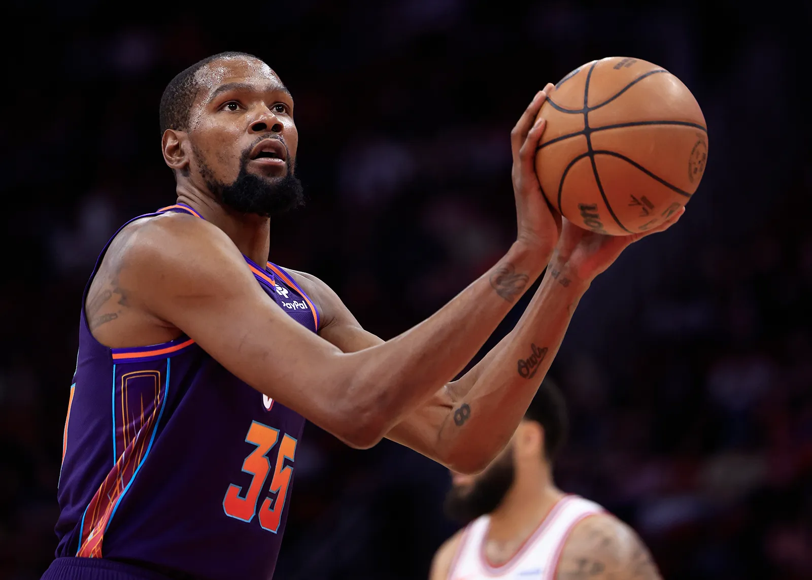 kevin-durant-phoenix-suns-shoots-free-throw-against-houston-rockets-2024.webp