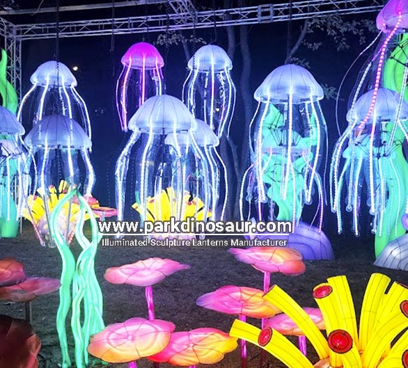 Olbrzymia świecąca latarnia z meduzą na festiwal -03