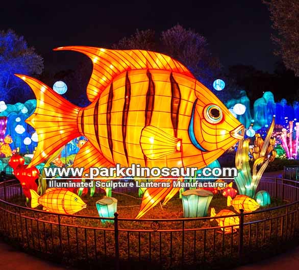 Festival van lichtjes, tropische vissen, lantaarns als thema voor parkdecoratie - 09