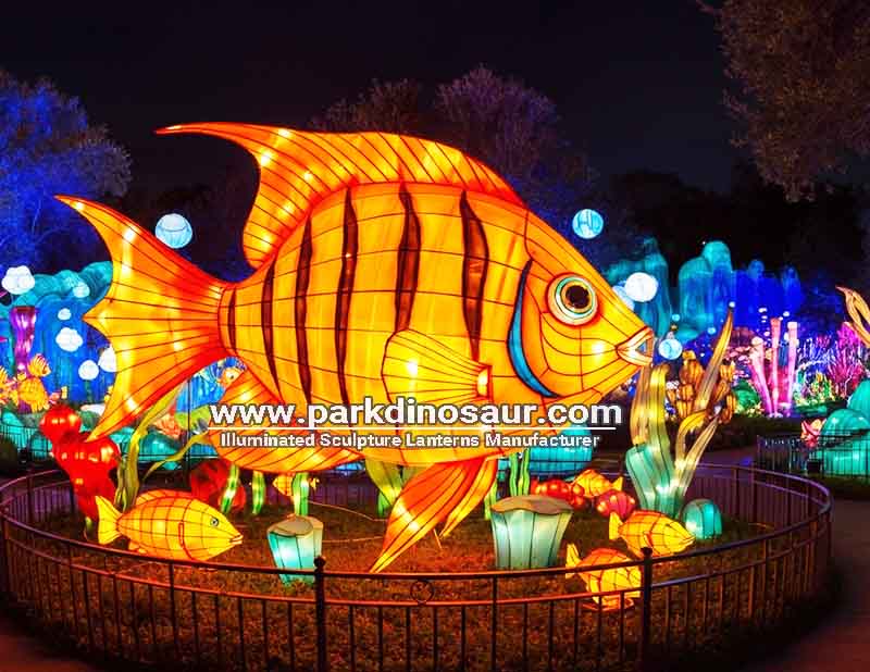 Lampa w kształcie tropikalnej ryby do dekoracji parku