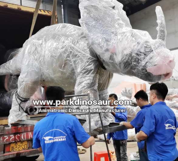 Duurzame dinosaurussculpturen voor buiten, verpakking en laden - 02