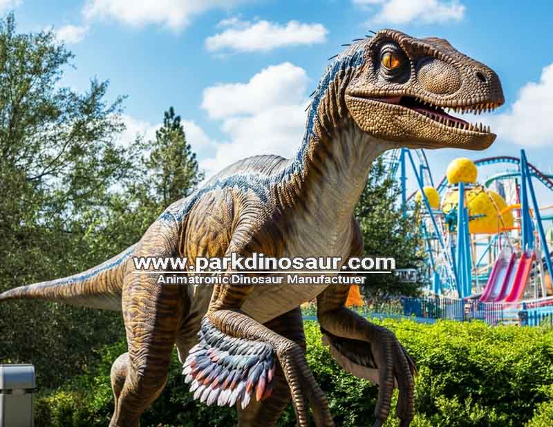Fabricante experiente constrói dinossauros animatrônicos à prova de intempéries para parques temáticos - 03.jpg