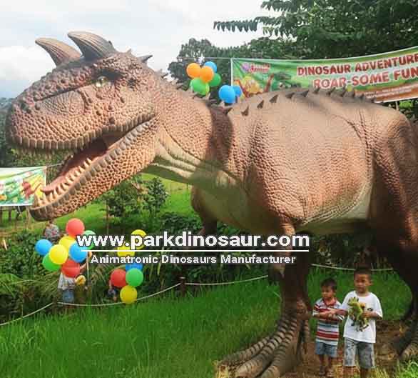 Leverancier van hoogwaardige dinosaurussen. Wij leveren prehistorische buitenbeelden van dinosaurussen, waaronder de Carnotaurus (model 06).