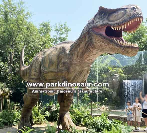 Jurassic‑themed zones integrate large‑scale dinosaur sculptures from Manufacturer Parkdinosaur-04