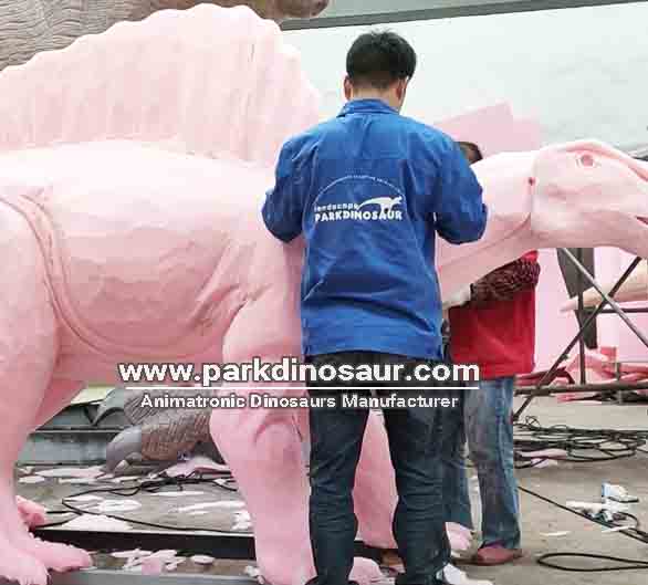 Realistic interactive dinosaur life size dino Ouranosaurus production -02