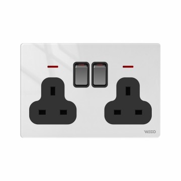 13A Switched Socket With Neo