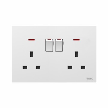 13A Switched Socket With Neo