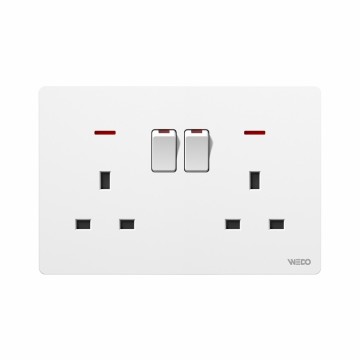 13A Switched Socket With Neo