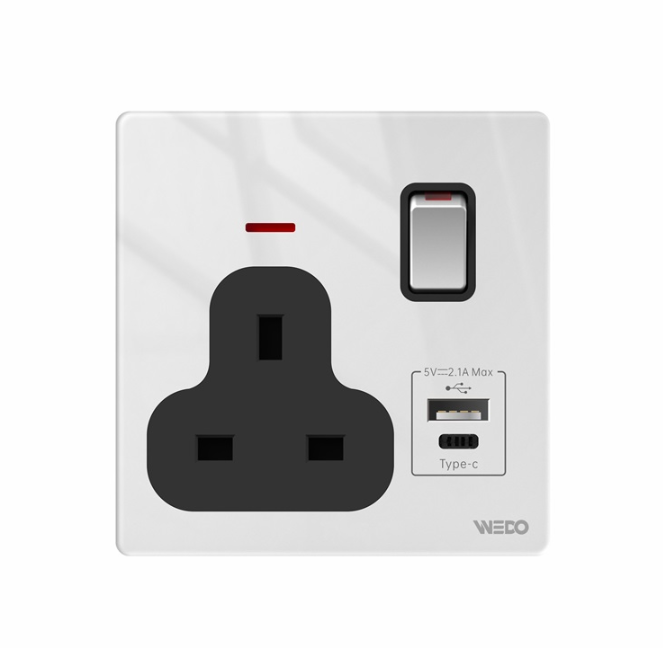 USB A+C BS1363 Wall Socket