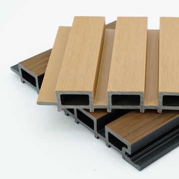 Panel de pared de WPC coextruido para exteriores, ideal para decoración.
