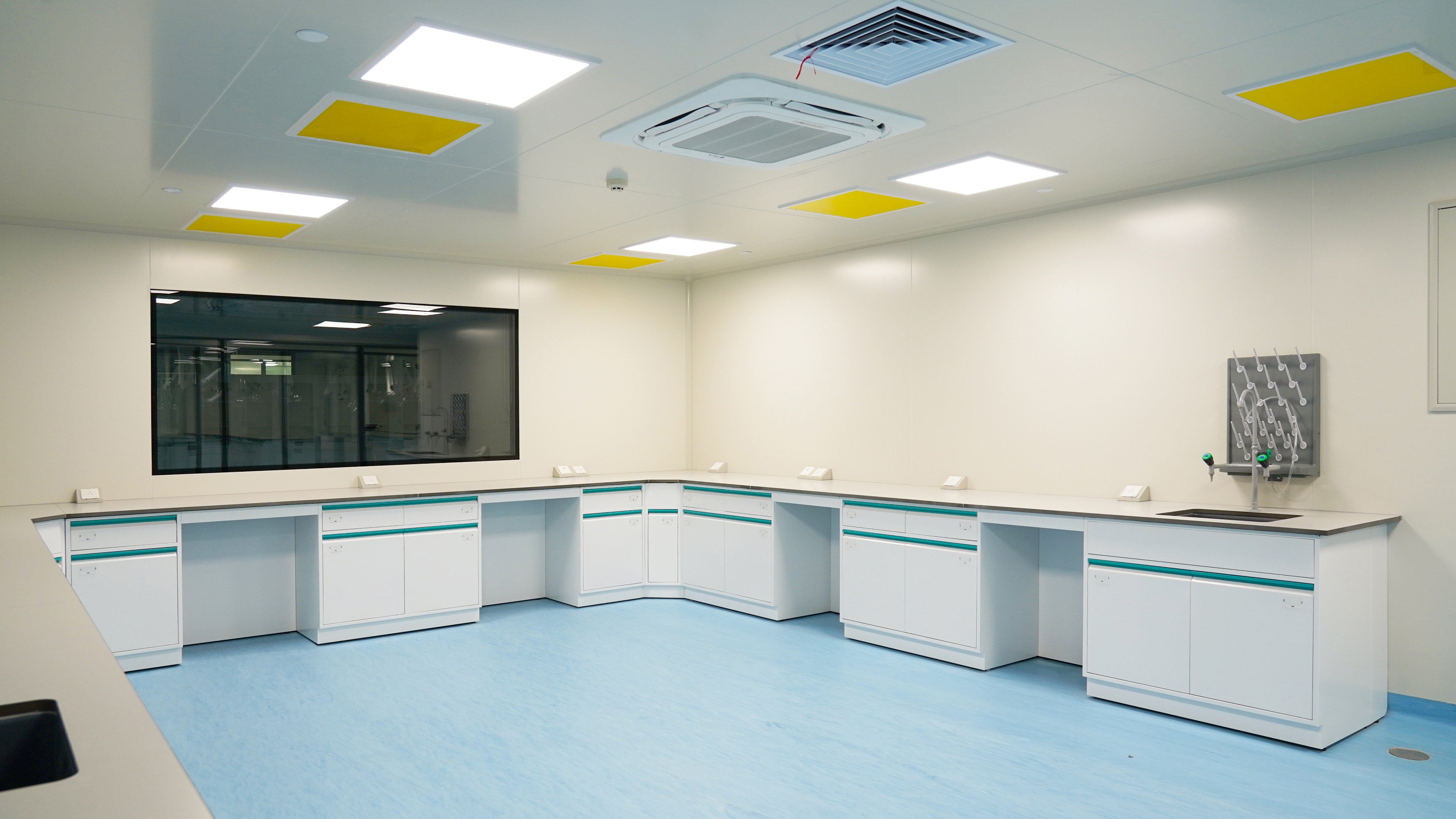 High-Performance Industrial Envelope Solutions by VICDOWEX