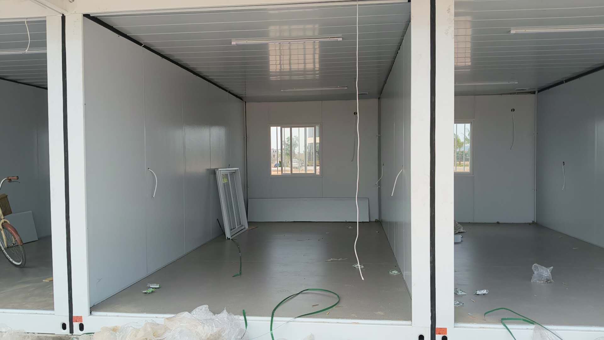 vietnam-haiphong-flat-pack-container-installation-01.jpg