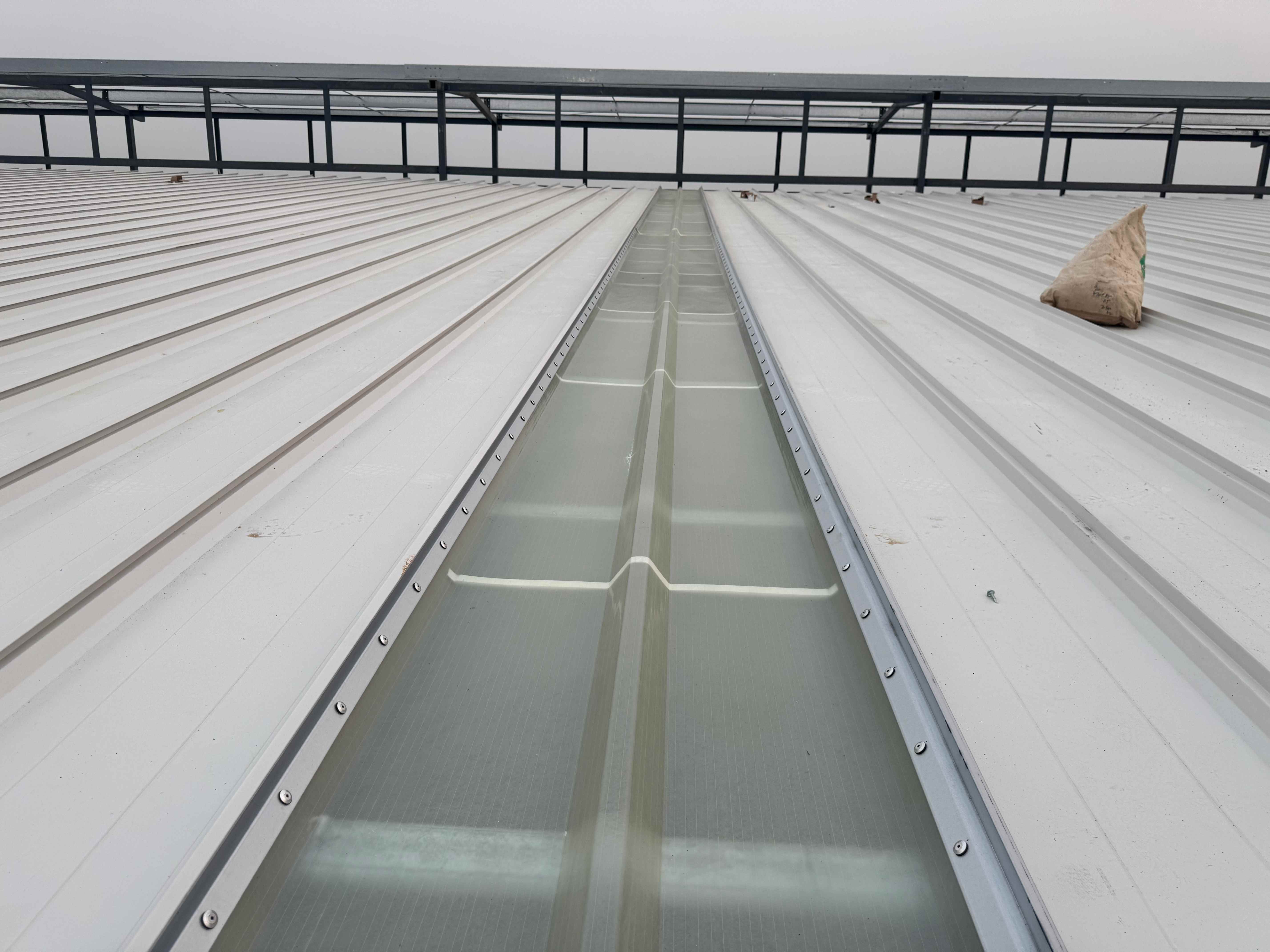 vietnam-industrial-roofing-system-progress-02.jpg