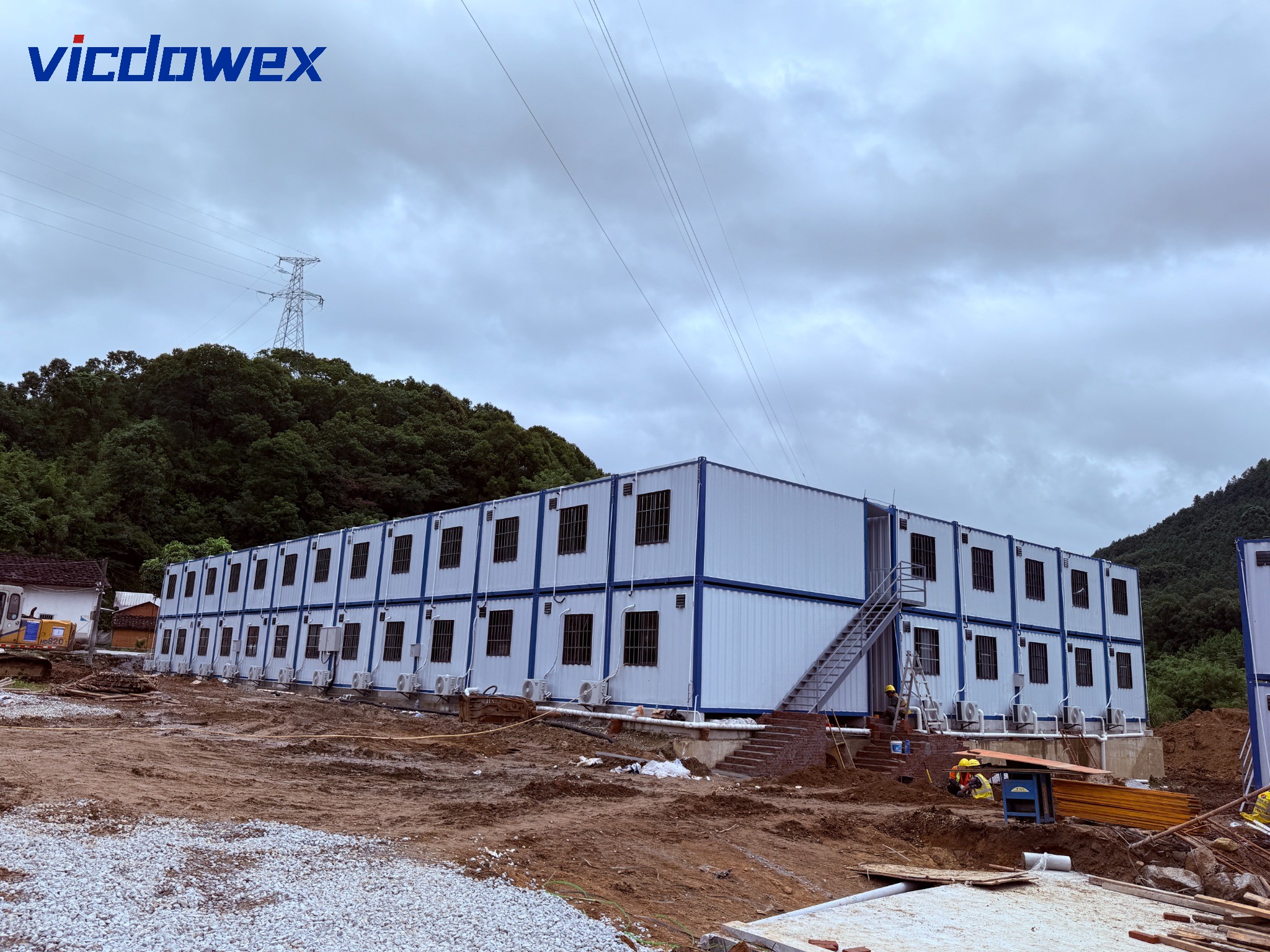 01-luhe-shanwei-two-story-flat-pack-container-installation.jpg