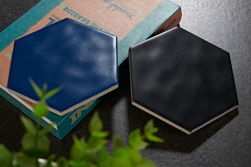 Decorative Hexagonal Tiles with a Kiln-Fired Effect: a Combination of Style and Functionality