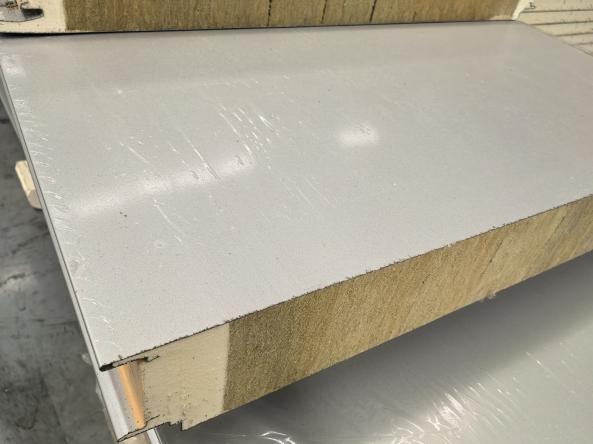 PU-Edge Sealed Rock Wool Sandwich Panel (4).png