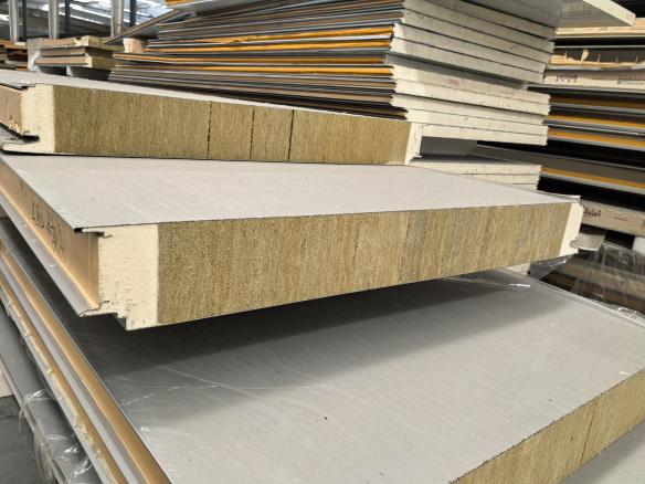 PU-Edge Sealed Rock Wool Sandwich Panel (5).png