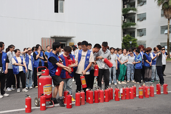 Chuangqi Electric has carried out fire drill training to strengthen the safety production defense line