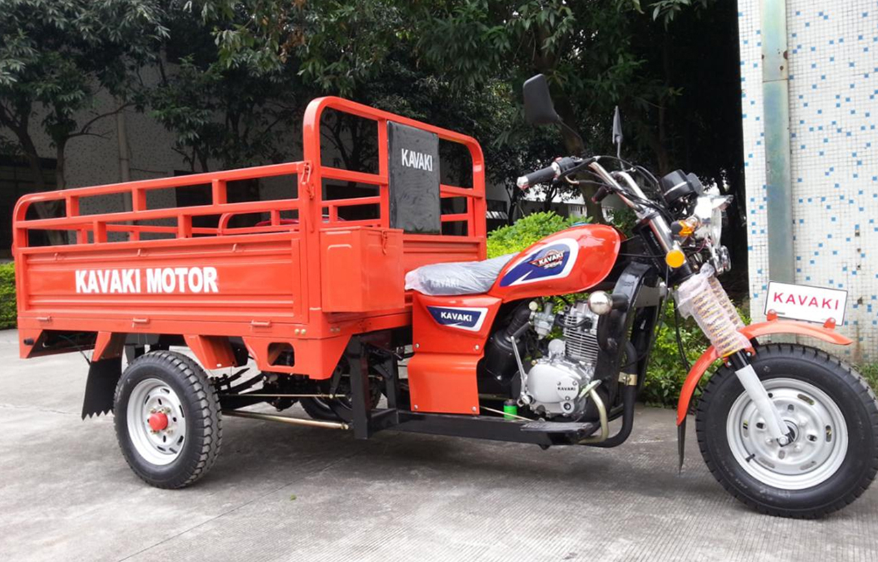 200cc Tricycle Loading in Container