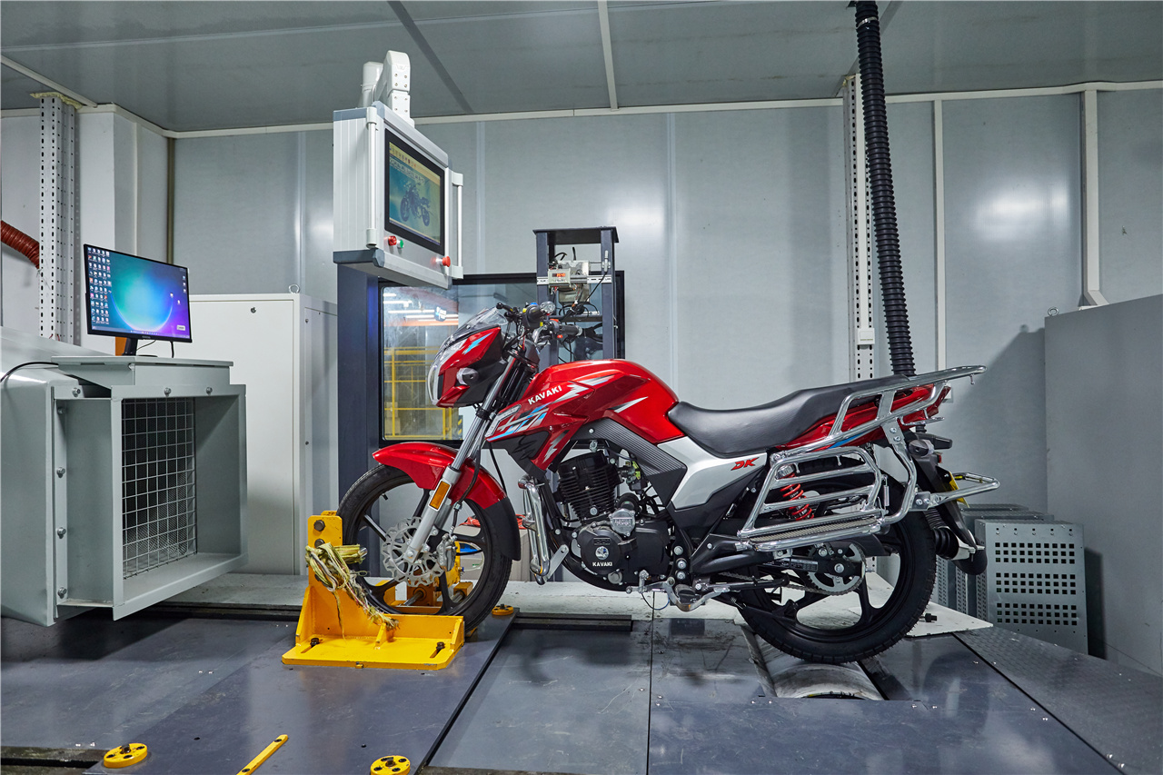 Chassis dynamometer and emission test system