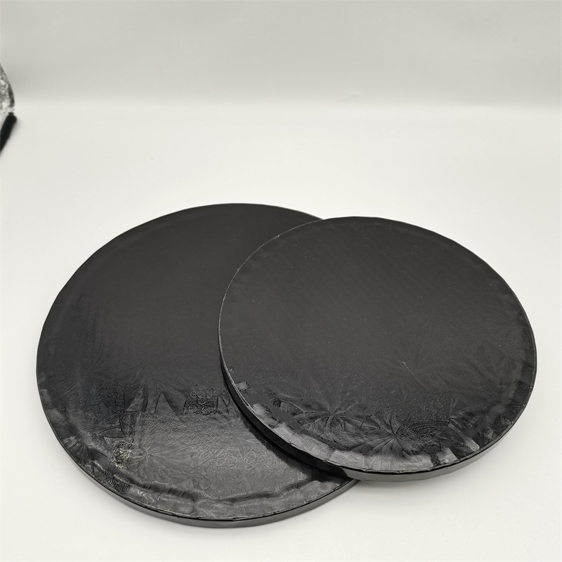 Unique black grape pattern design enhances product display quality1
