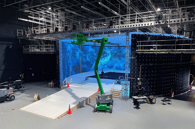 1 High flexibility and portability of rental screens.jpg