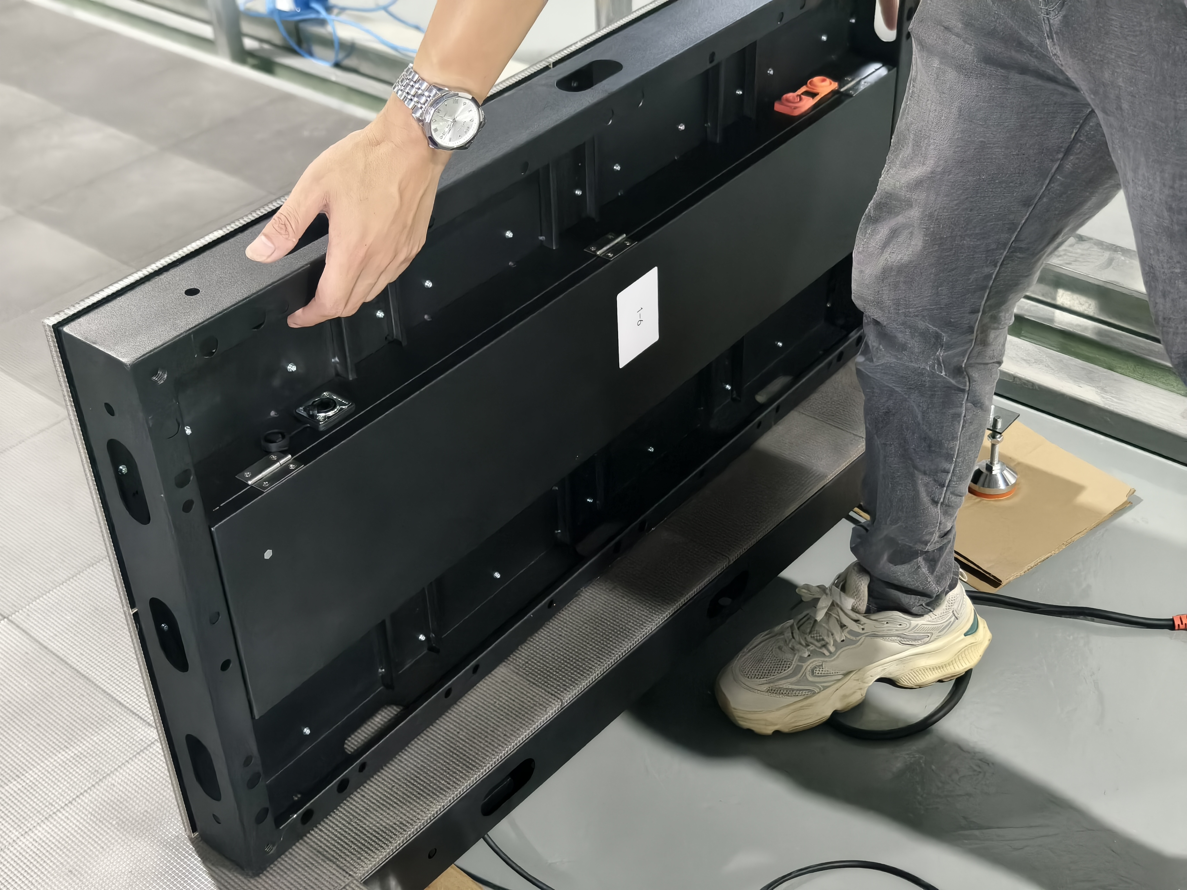 Zhixian Lino Ships 6㎡ LED Interactive Floor Screen to the US